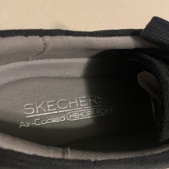 Sketchers Women’s Embroidered Sneakers - Picture 5 of 9